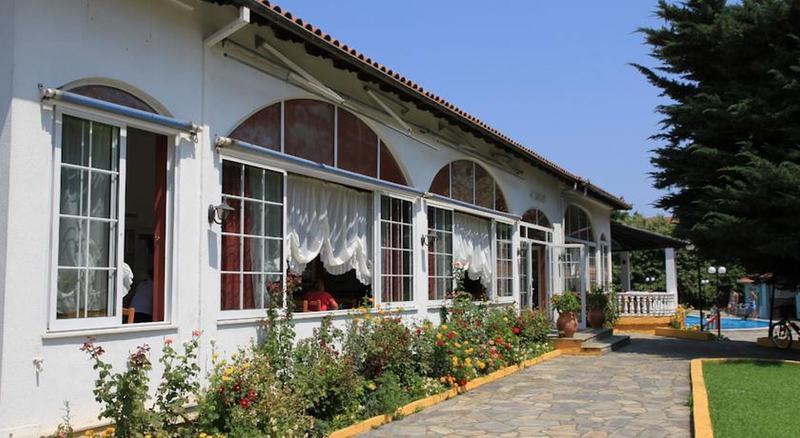 Sintrivanis Beach Resort Paralia Panteleimonos Exterior photo